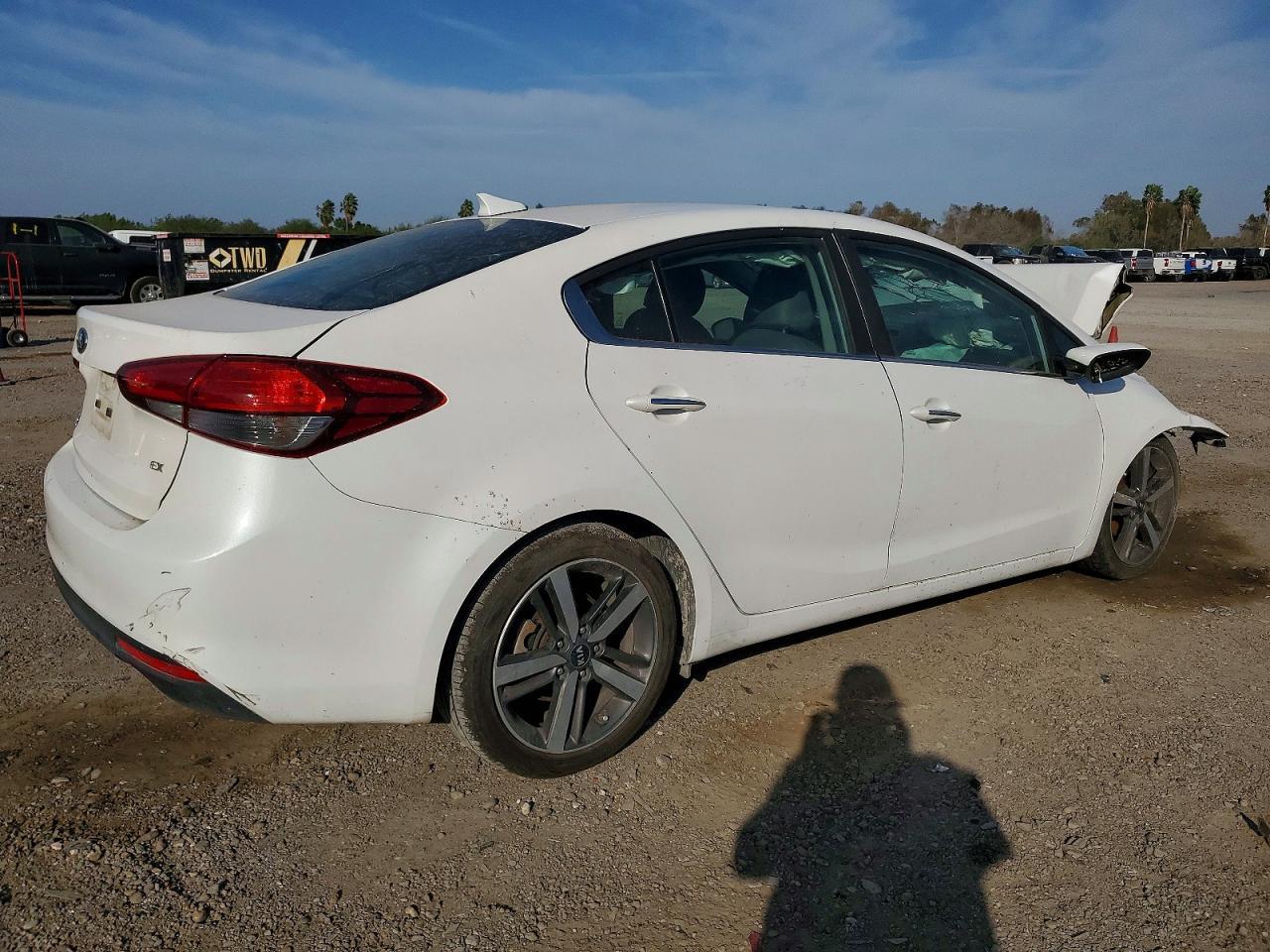 2017 Kia Forte Ex - Image 3