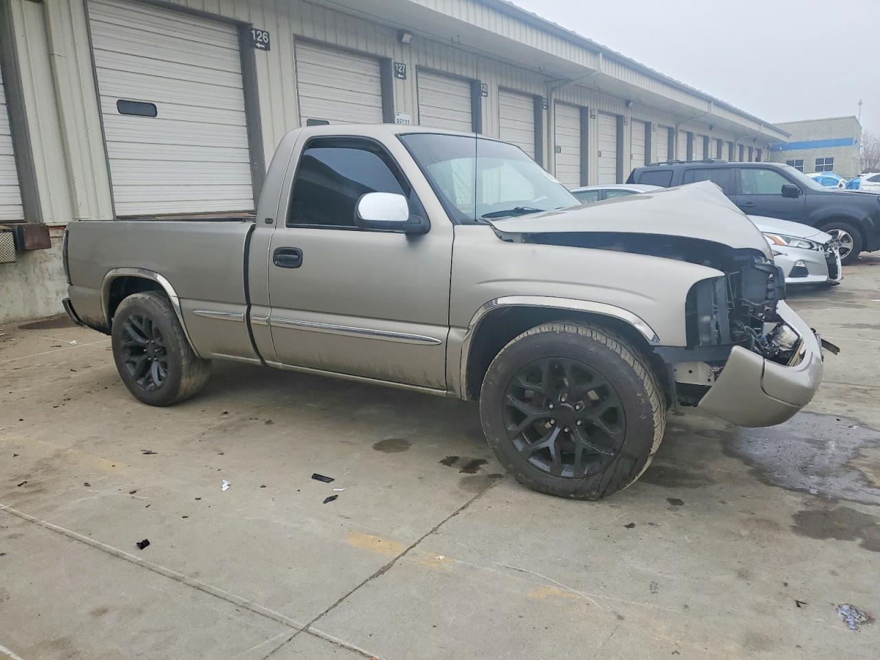 2001 GMC New Sierra C1500 - Фото 4