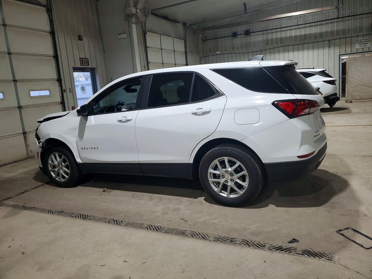 2024 Chevrolet Equinox Lt - Image 2