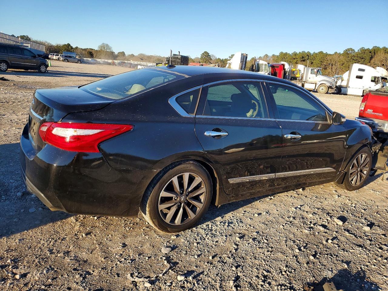 2016 Nissan Altima 2.5 - Фото 3