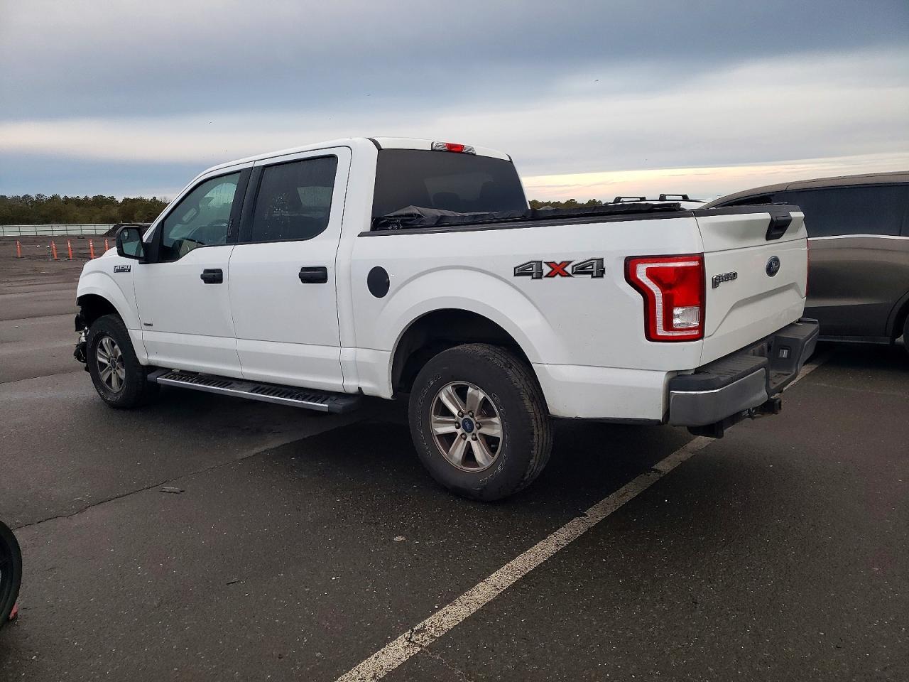 2015 Ford F150 Supercrew - Фото 2