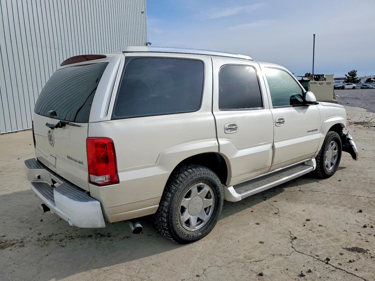 2006 Cadillac Escalade Luxury - Image 3