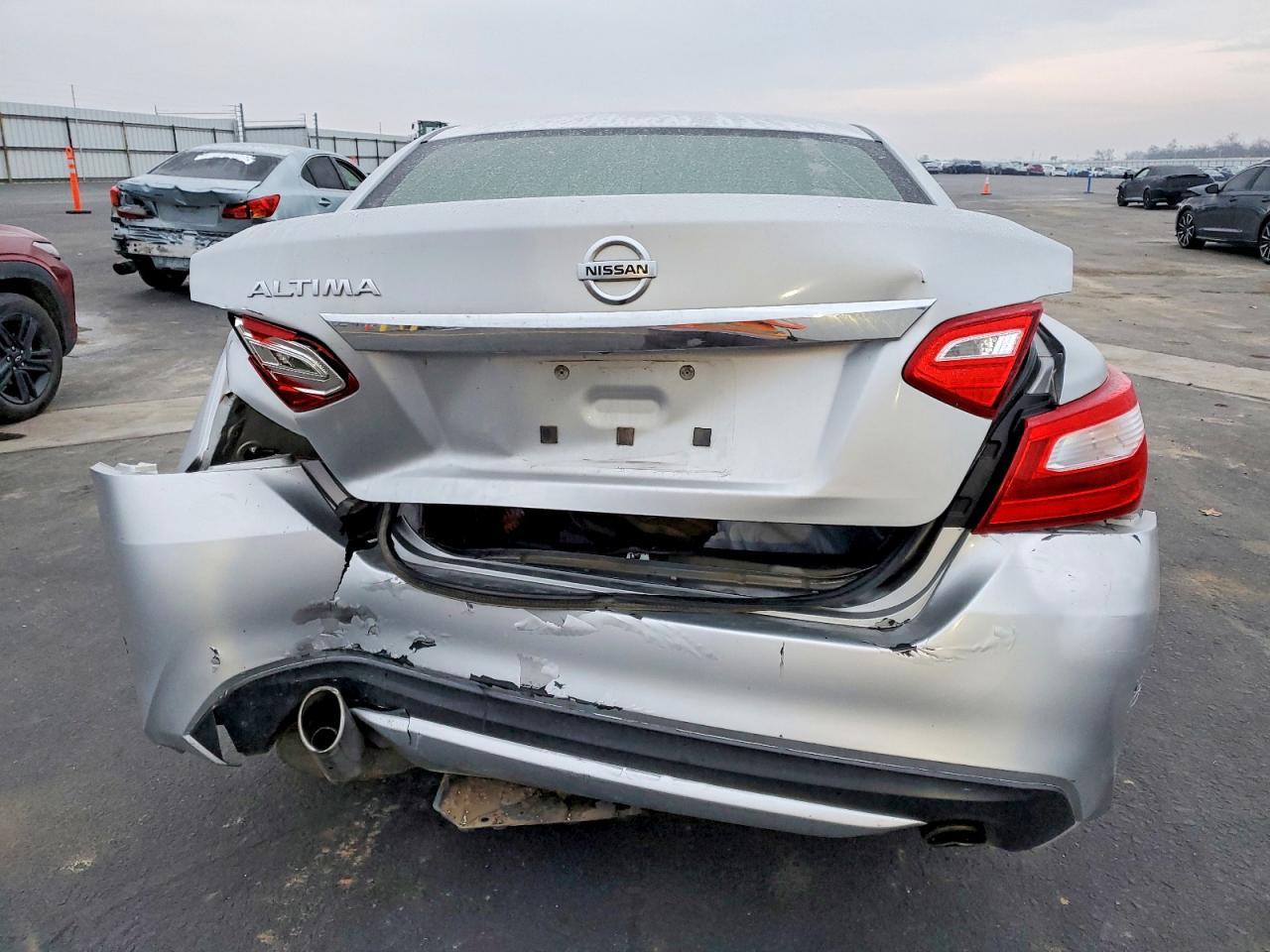 2016 Nissan Altima 2.5 - Фото 6