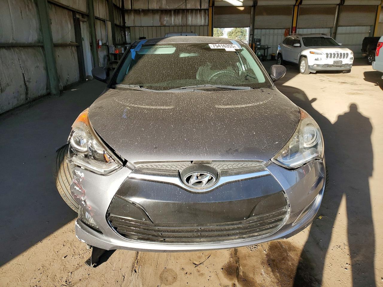 2015 Hyundai Veloster - Image 5