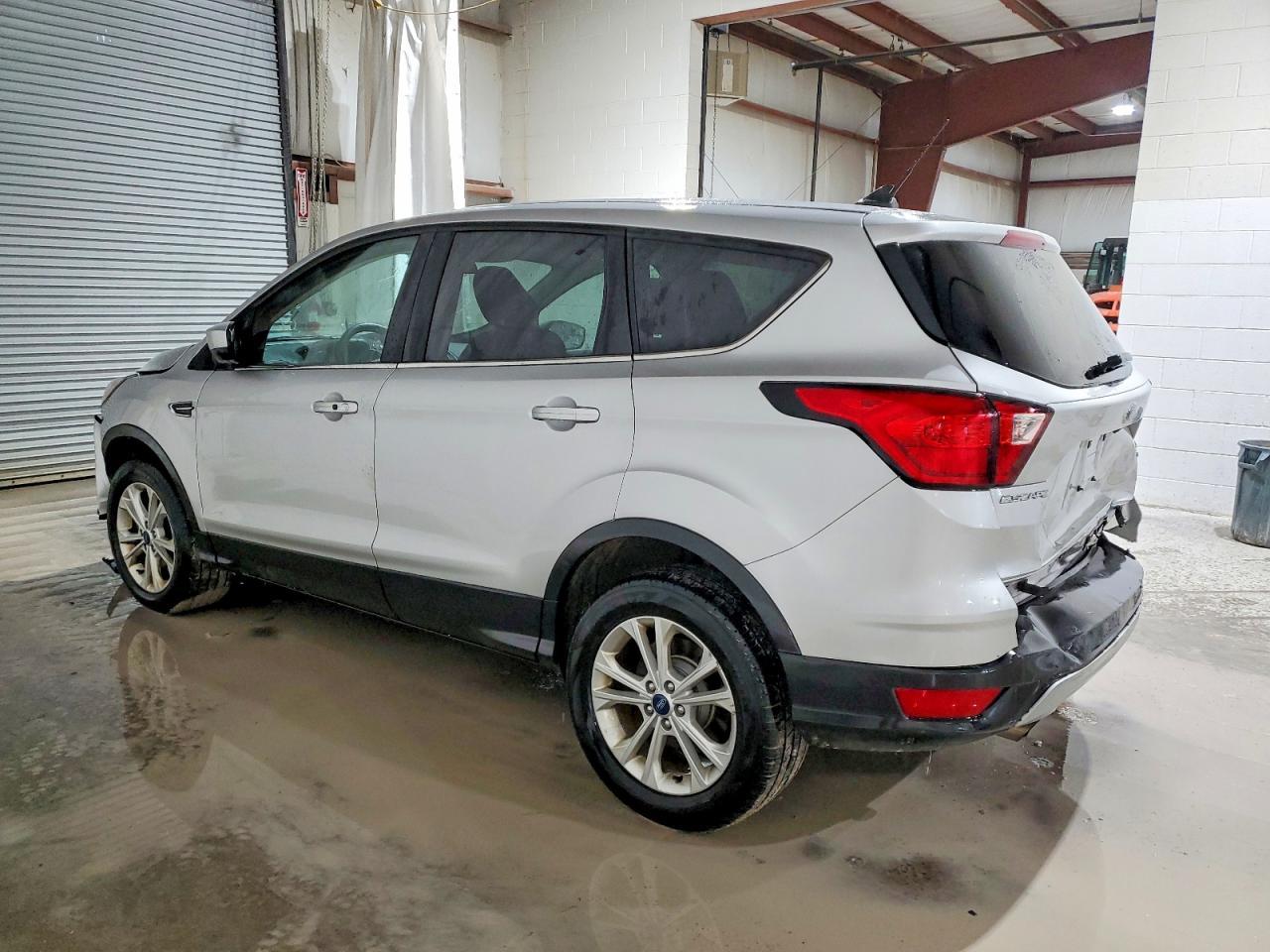 2019 Ford Escape Se - Фото 2