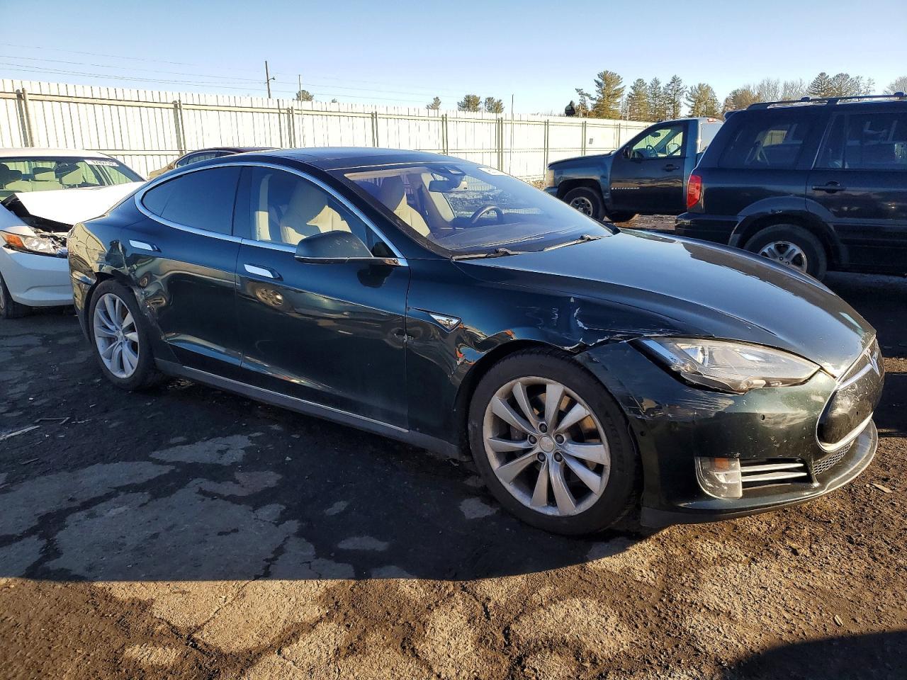 2014 Tesla Model S - Image 4