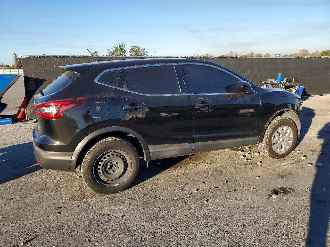 2020 Nissan Rogue Sport S - Image 3