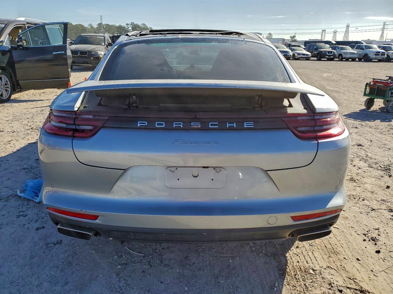 2020 Porsche Panamera Base - Image 6