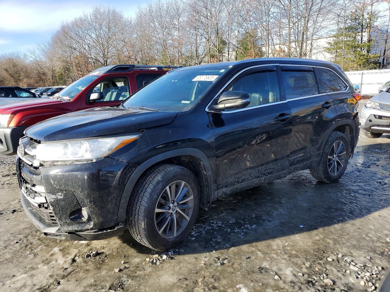 2019 Toyota Highlander Se