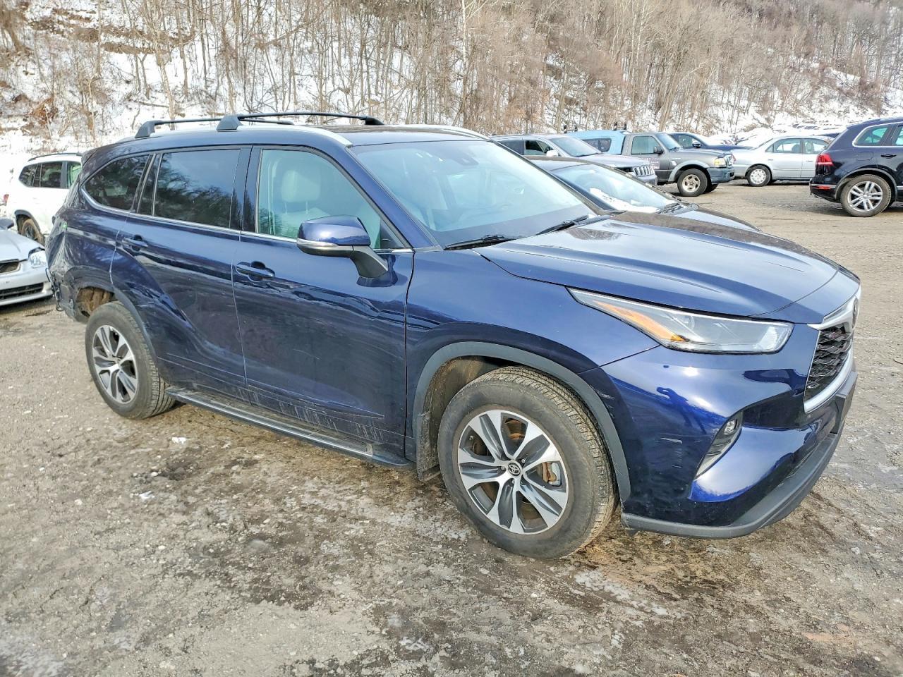 2022 Toyota Highlander Xle - Image 4