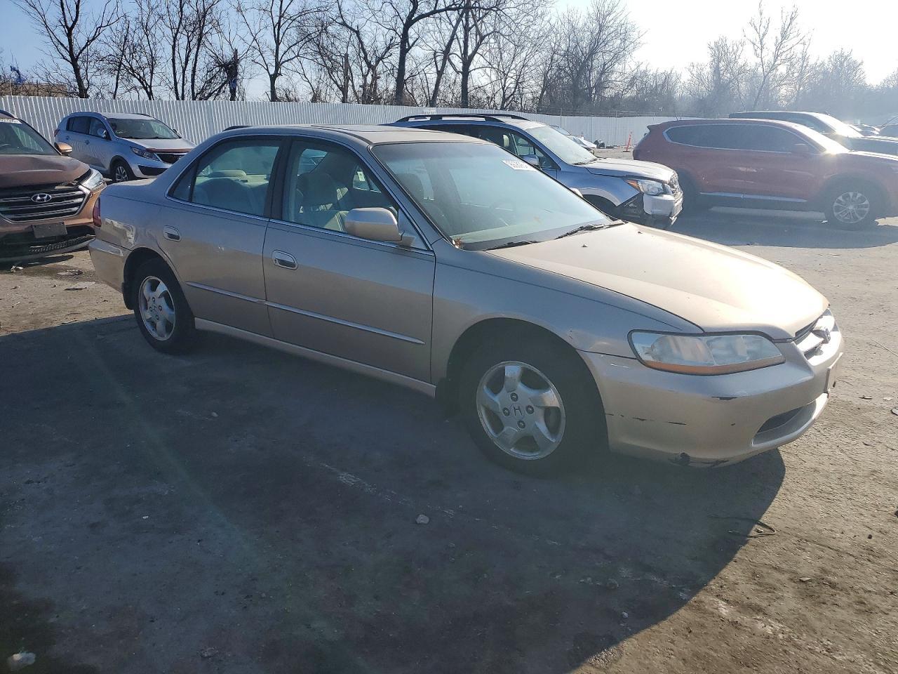 2000 Honda Accord - Image 4