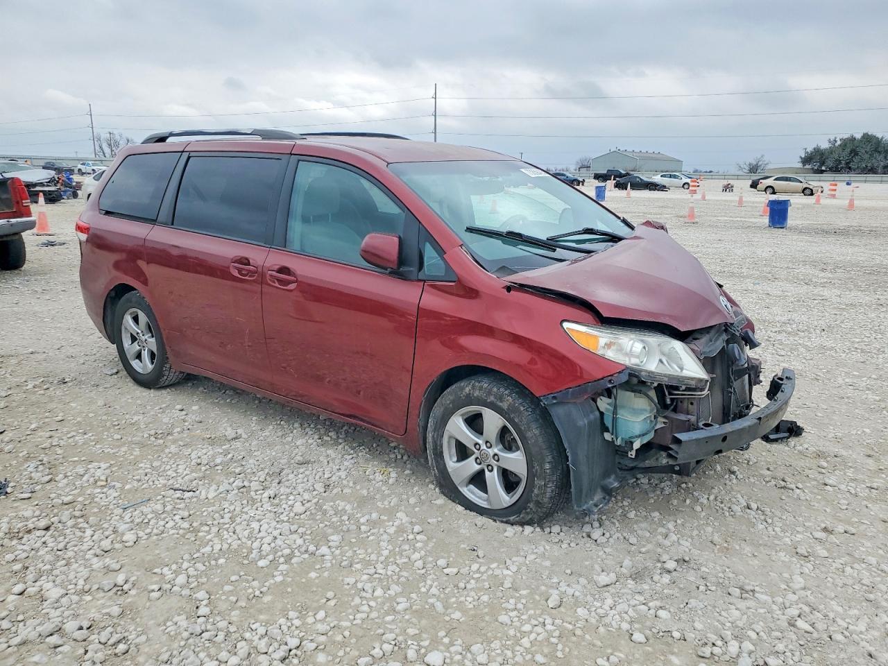 2013 Toyota Sienna Le - Image 4