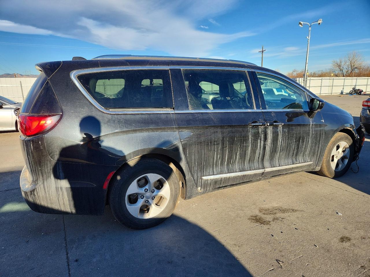 2017 Chrysler Pacifica Touring L Plus - Фото 3