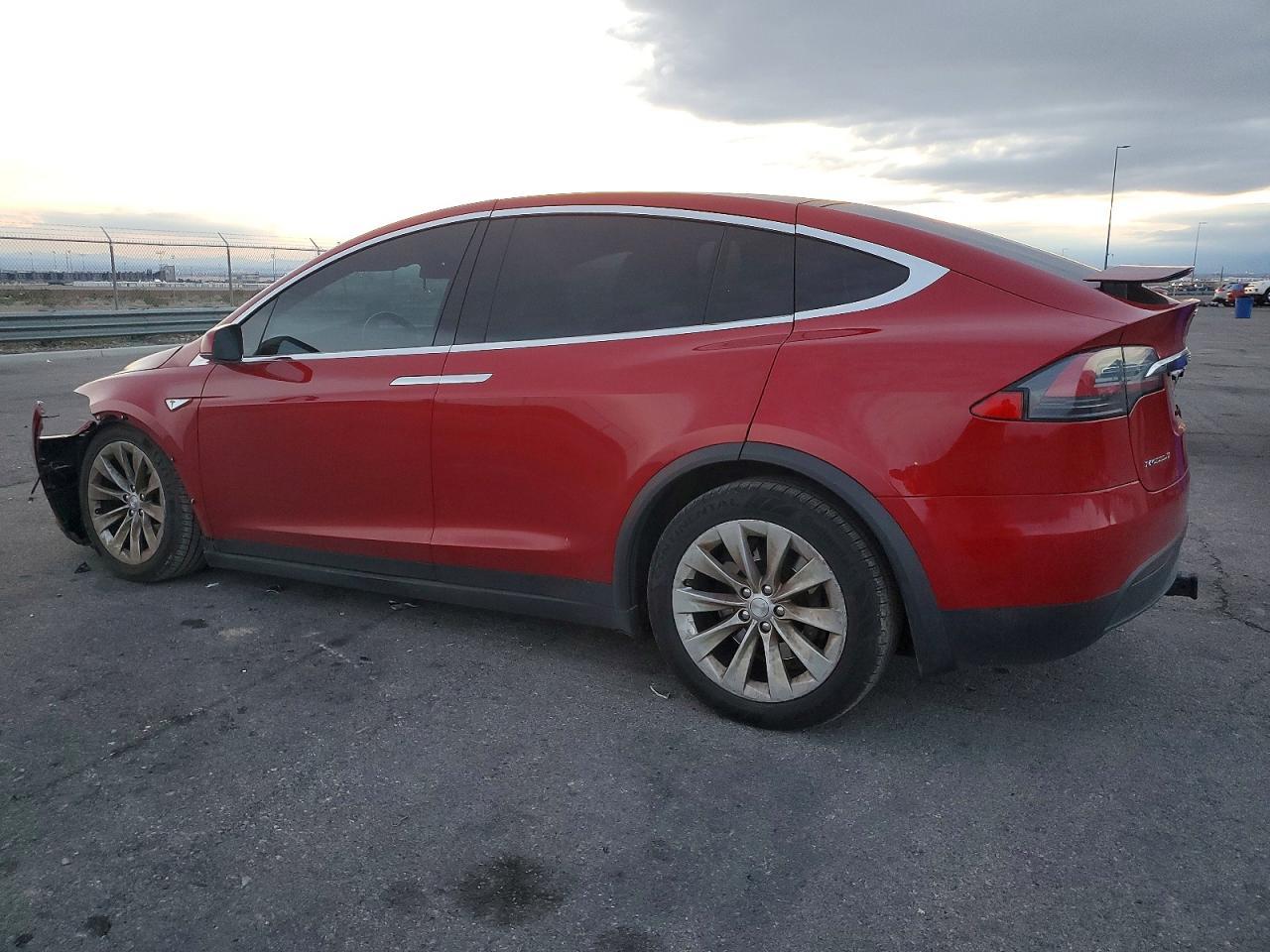 2016 Tesla Model X - Фото 2