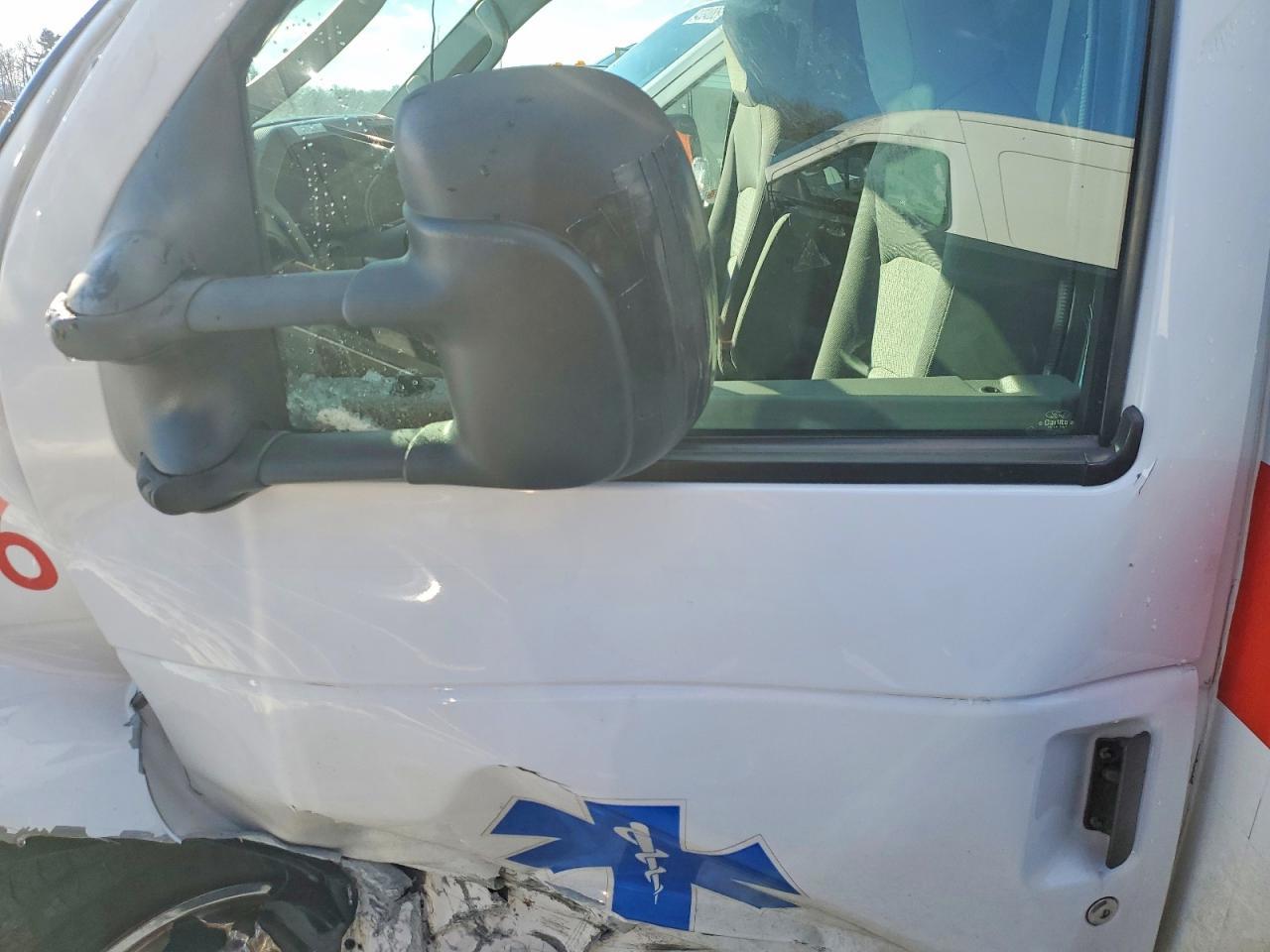 2019 Ford E350 Ambulance - Фото 7