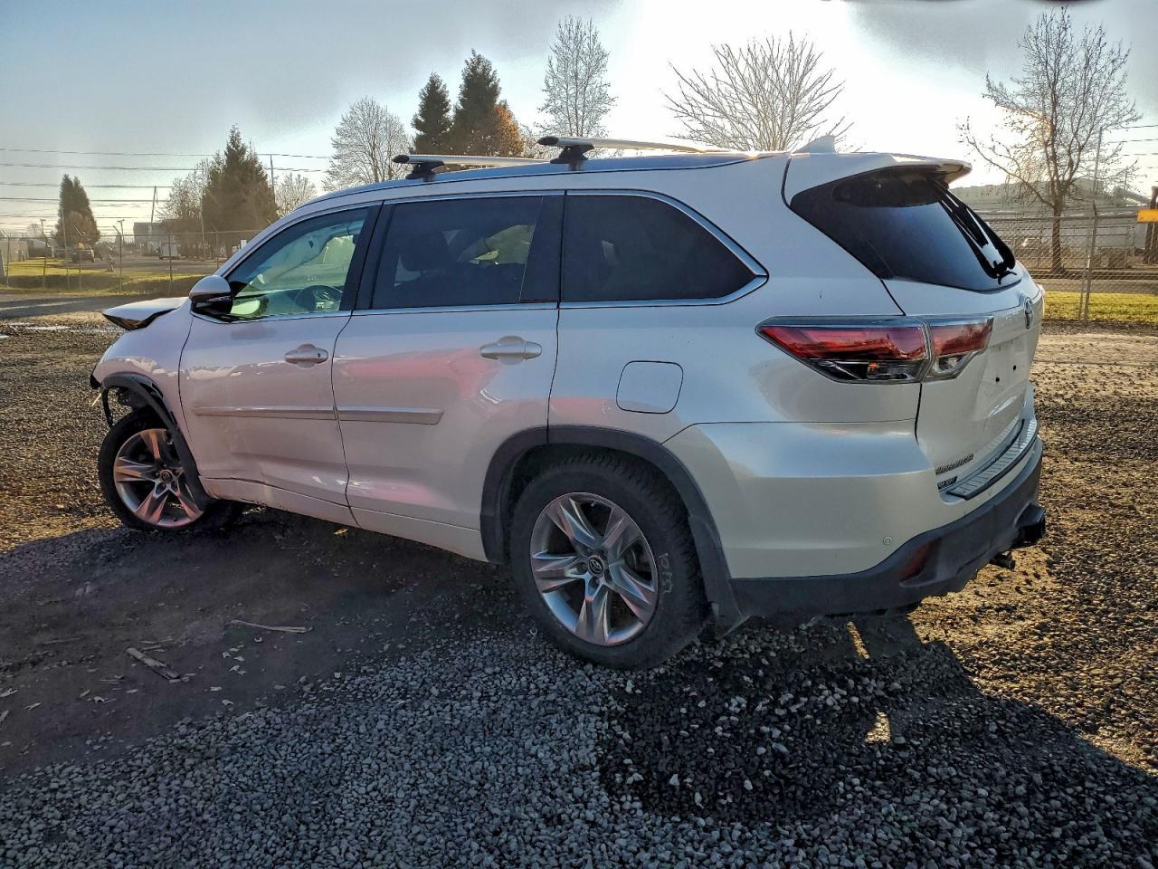 2016 Toyota Highlander Limited - Фото 2