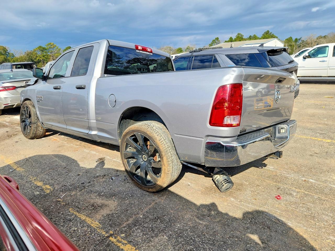 2019 Ram 1500 Classic Tradesman - Фото 2