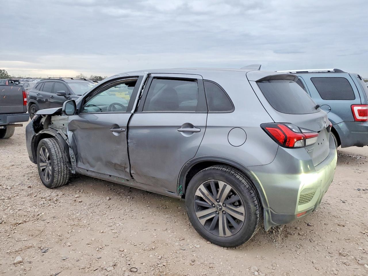 2023 Mitsubishi Outlander Sport S/Se - Фото 2