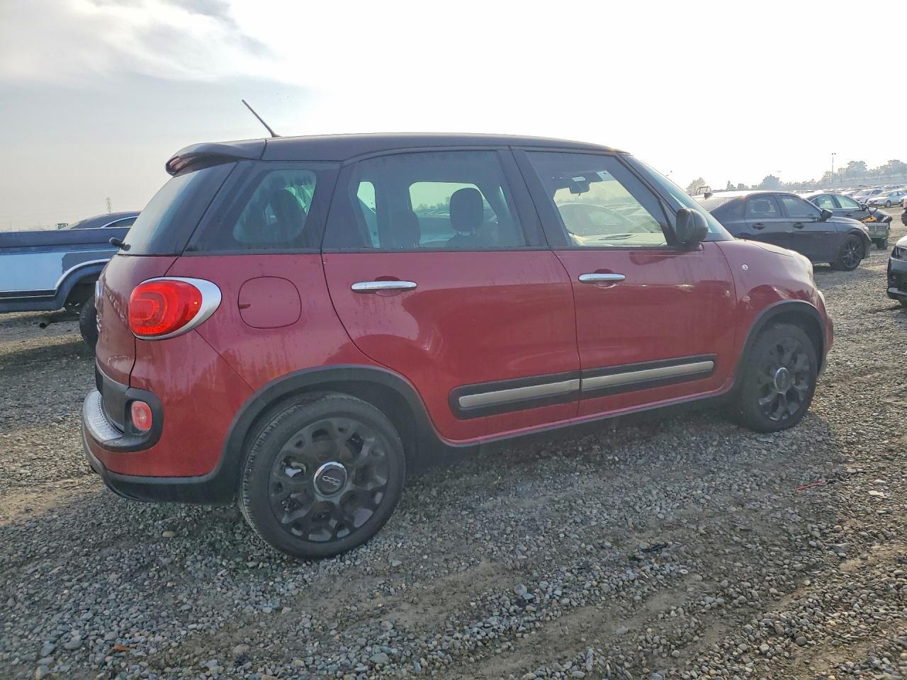 2015 Fiat 500L Trekking - Image 3