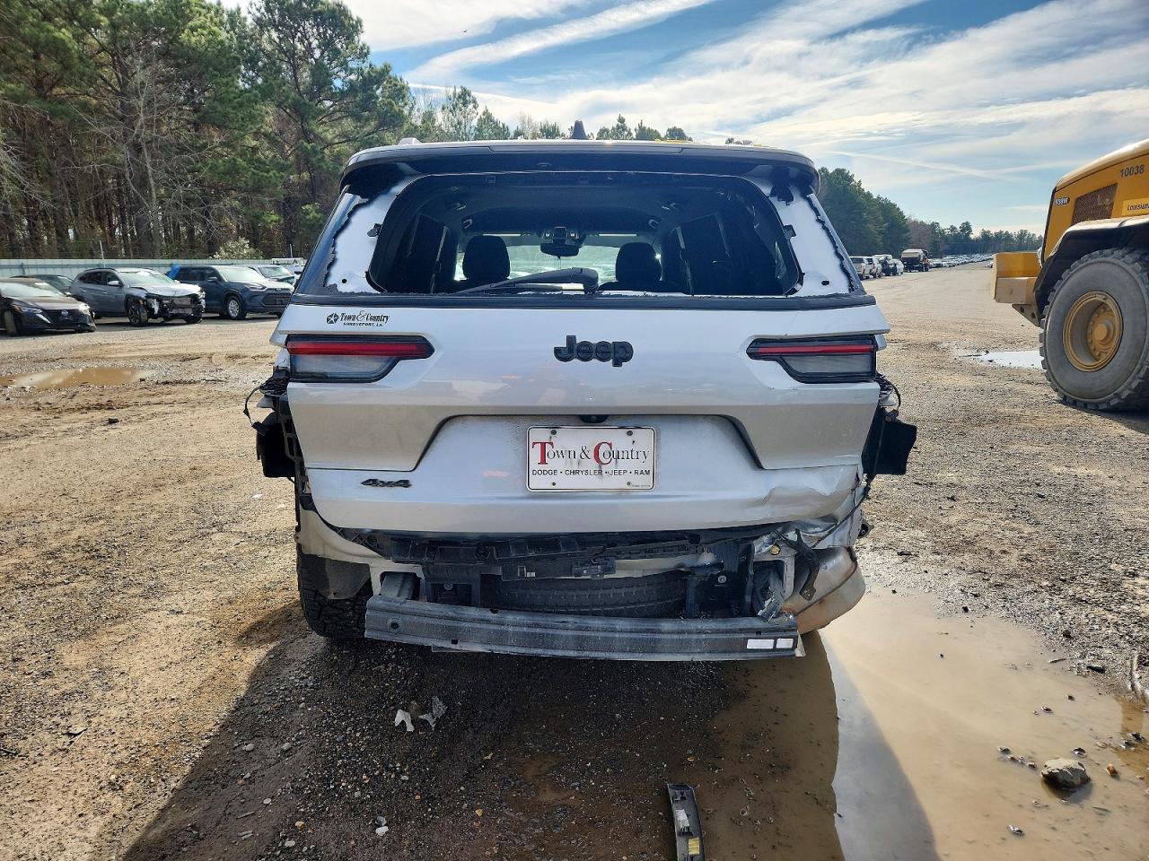 2023 Jeep Grand Cherokee L Laredo - Image 6