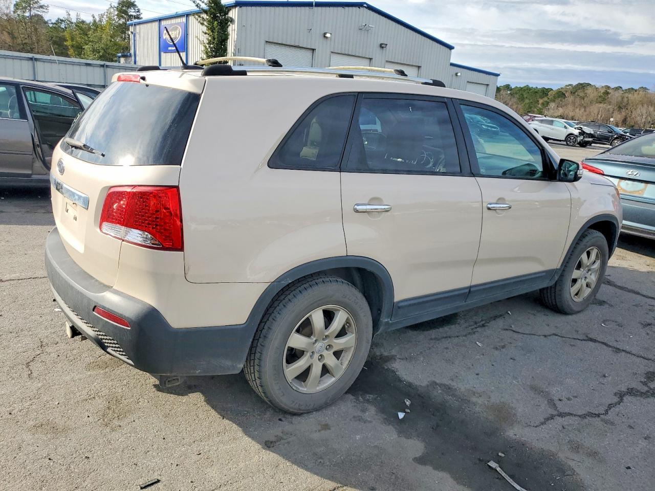 2011 Kia Sorento Base - Фото 3