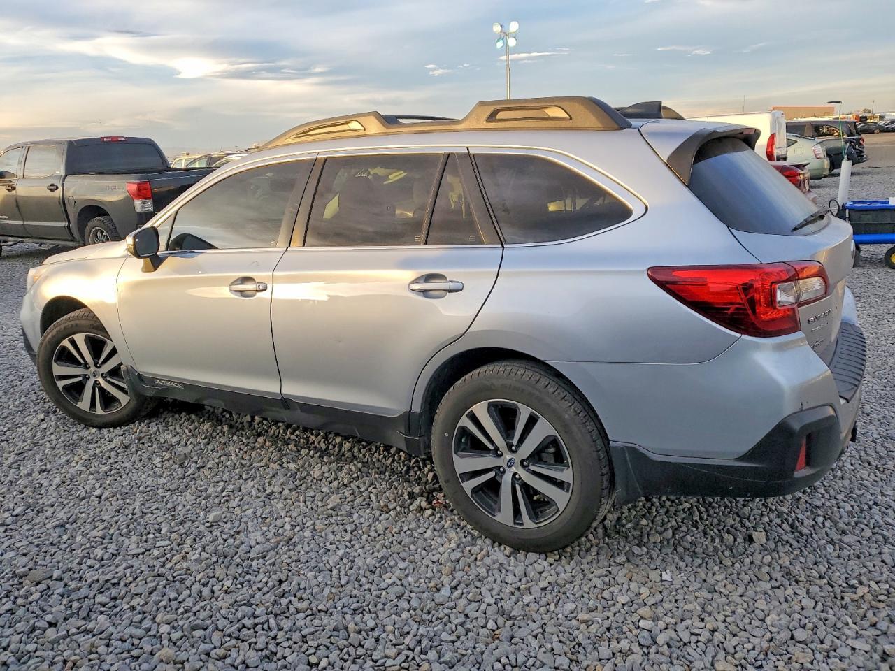 2019 Subaru Outback 2.5I Limited - Фото 2