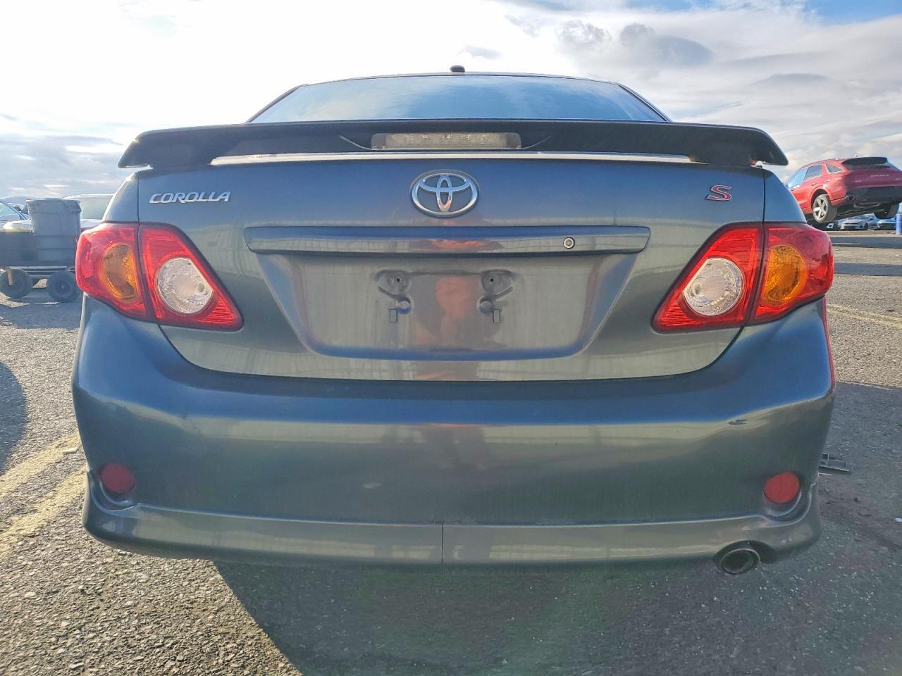 2010 Toyota Corolla Base - Фото 6