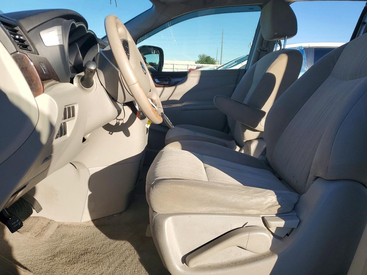 2015 Nissan Quest S - Image 7