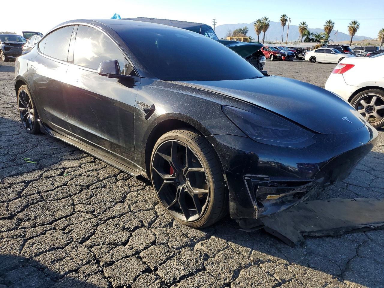 2022 Tesla Model 3 - Фото 4