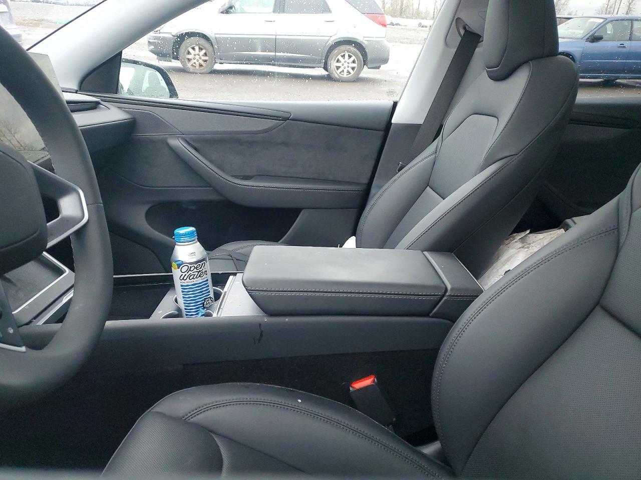 2026 Tesla Model Y - Фото 7