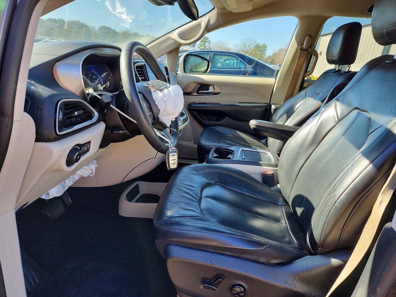 2022 Chrysler Pacifica Touring L - Фото 7