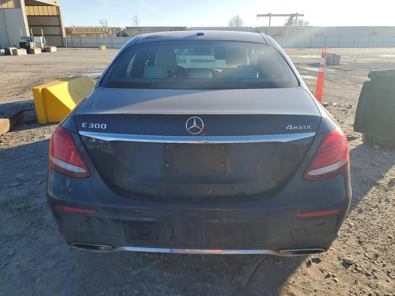 2017 Mercedes-Benz E 300 4Matic - Image 6