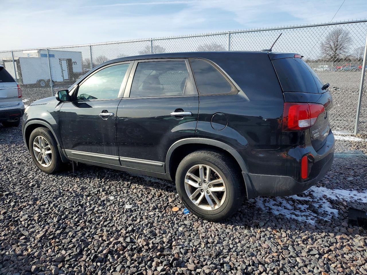 2014 Kia Sorento Lx - Image 2