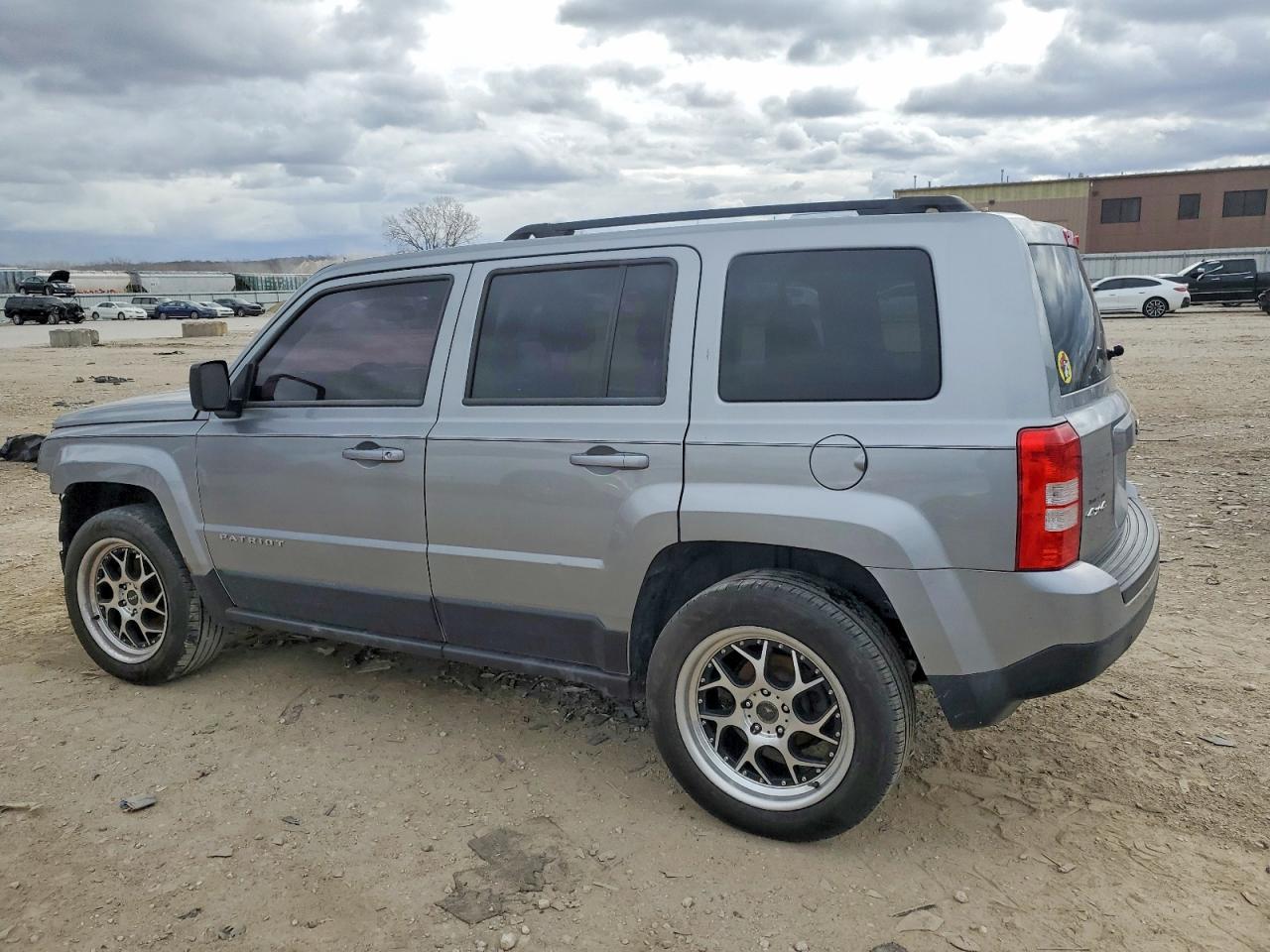 2015 Jeep Patriot Sport - Image 2