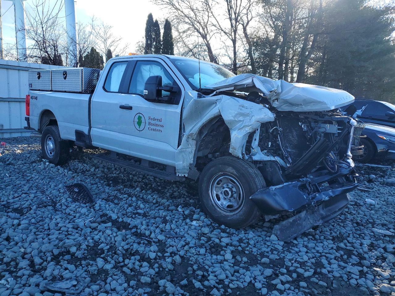 2025 Ford F250 Super Duty - Фото 4