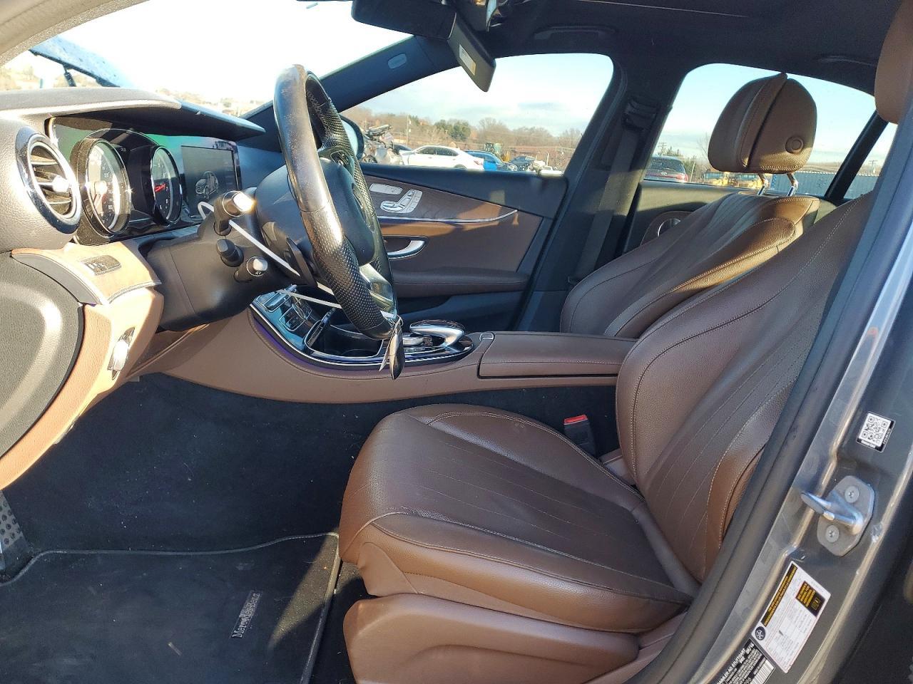 2017 Mercedes-Benz E 300 4Matic - Image 7
