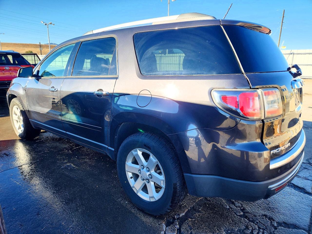 2015 GMC Acadia Sle - Image 2