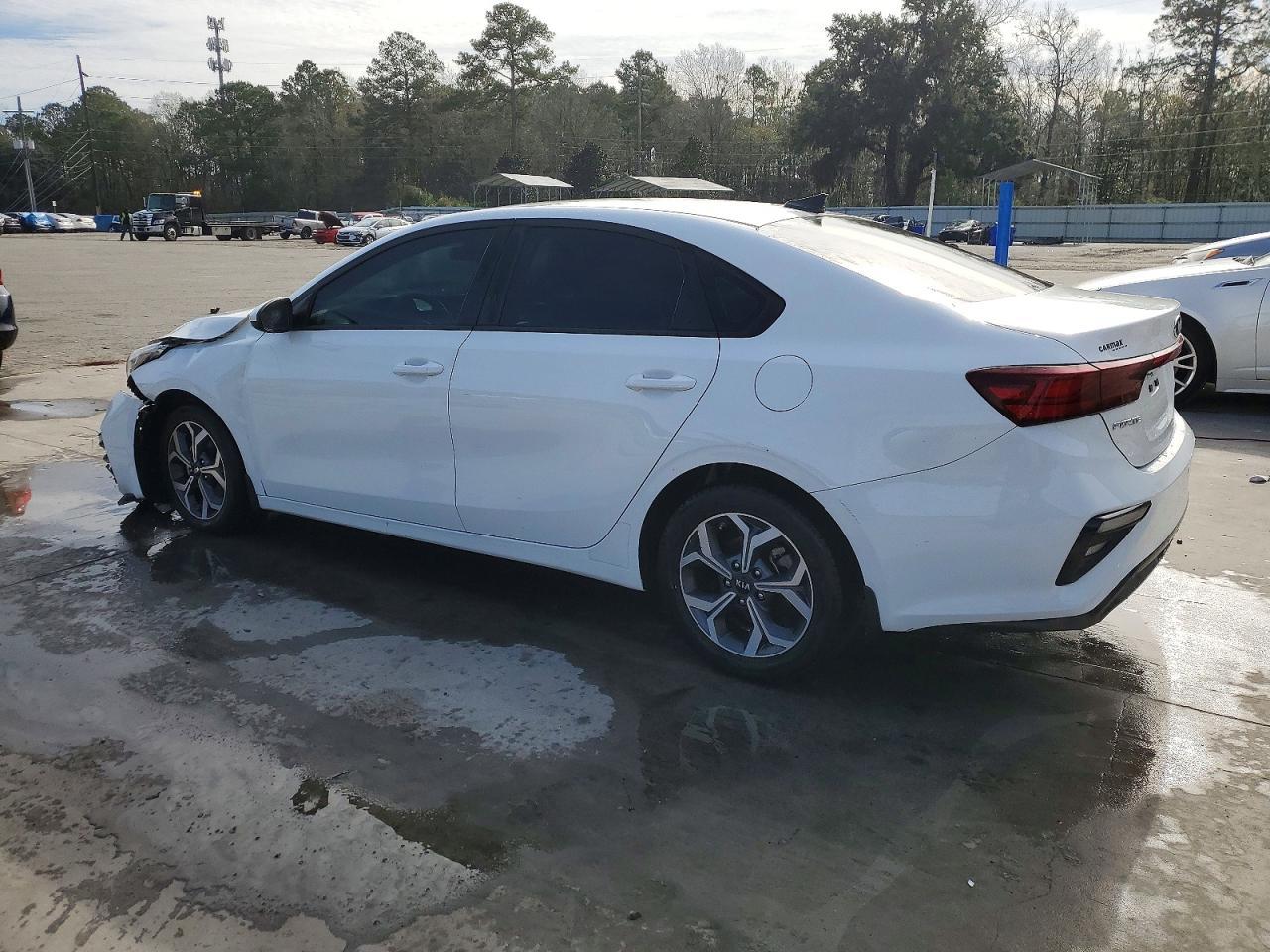 2019 Kia Forte Lxs - Фото 2