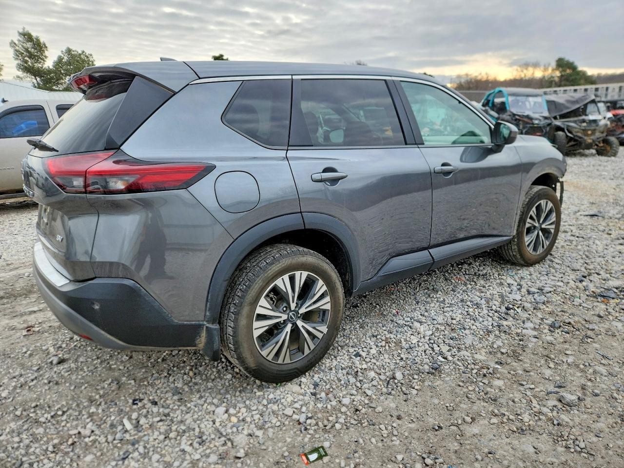 2023 Nissan Rogue Sv - Image 3
