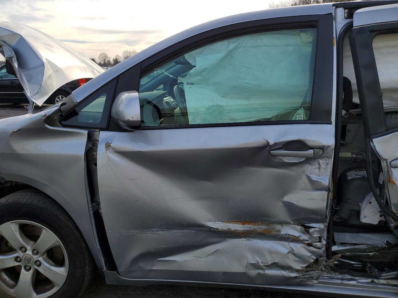 2012 Toyota Sienna Le - Фото 7