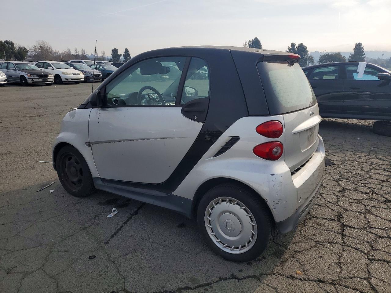 2013 Smart Fortwo Pure - Image 2