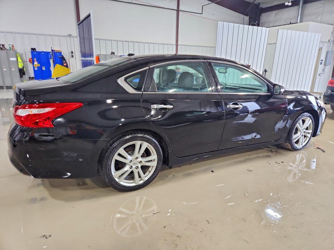 2016 Nissan Altima 3.5Sl - Image 3