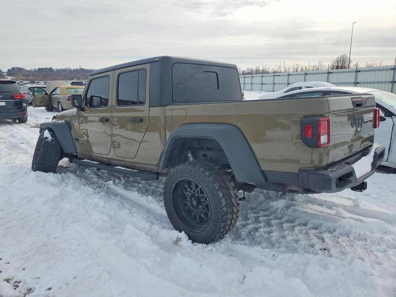 2020 Jeep Gladiator Sport - Фото 2