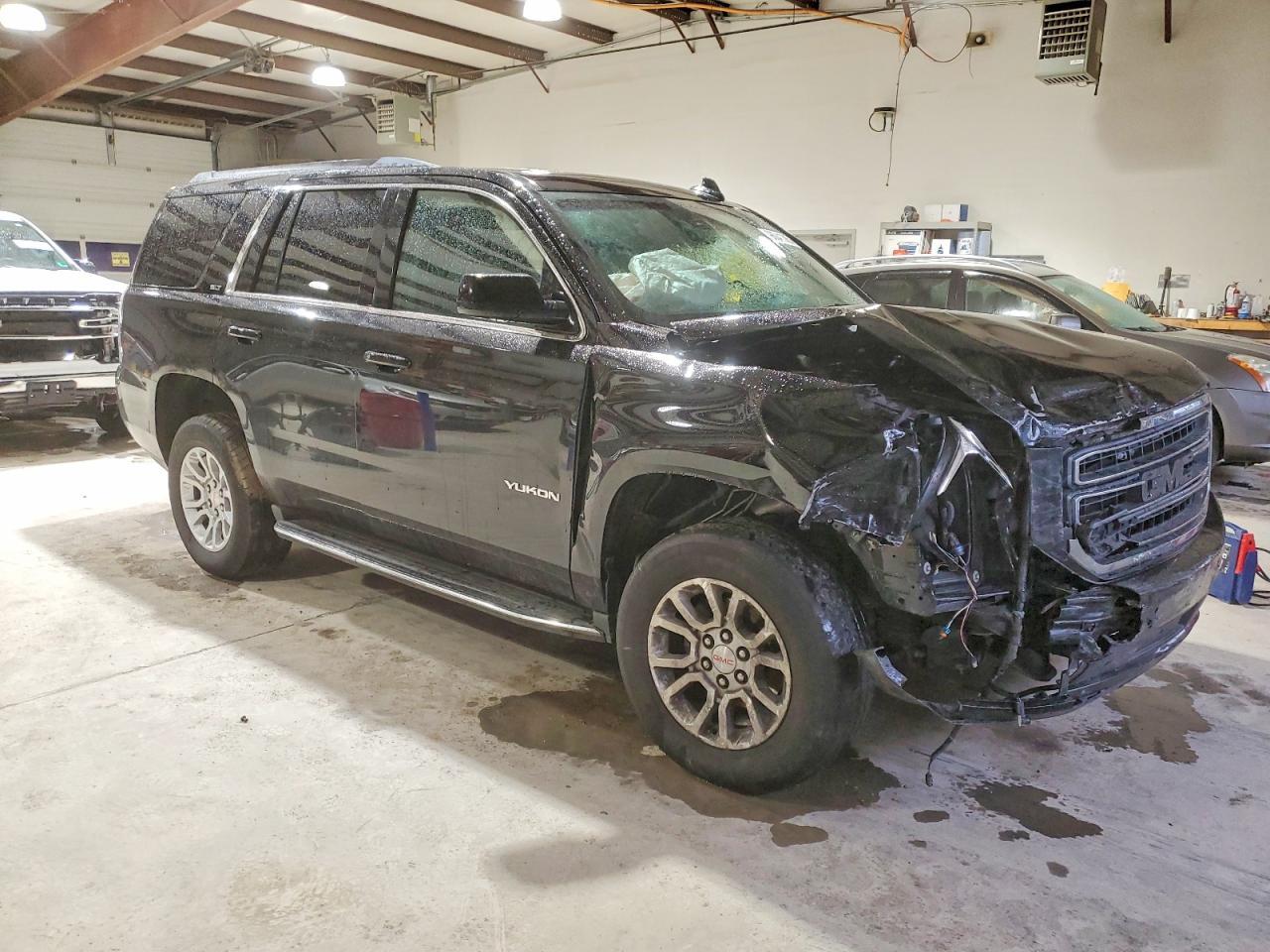 2017 GMC Yukon Slt - Image 4