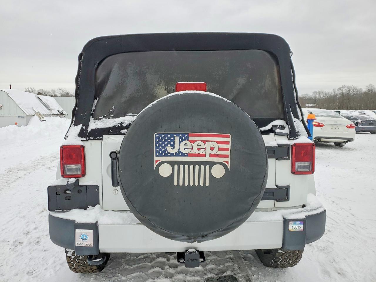 2014 Jeep Wrangler Unlimited Sahara - Image 6
