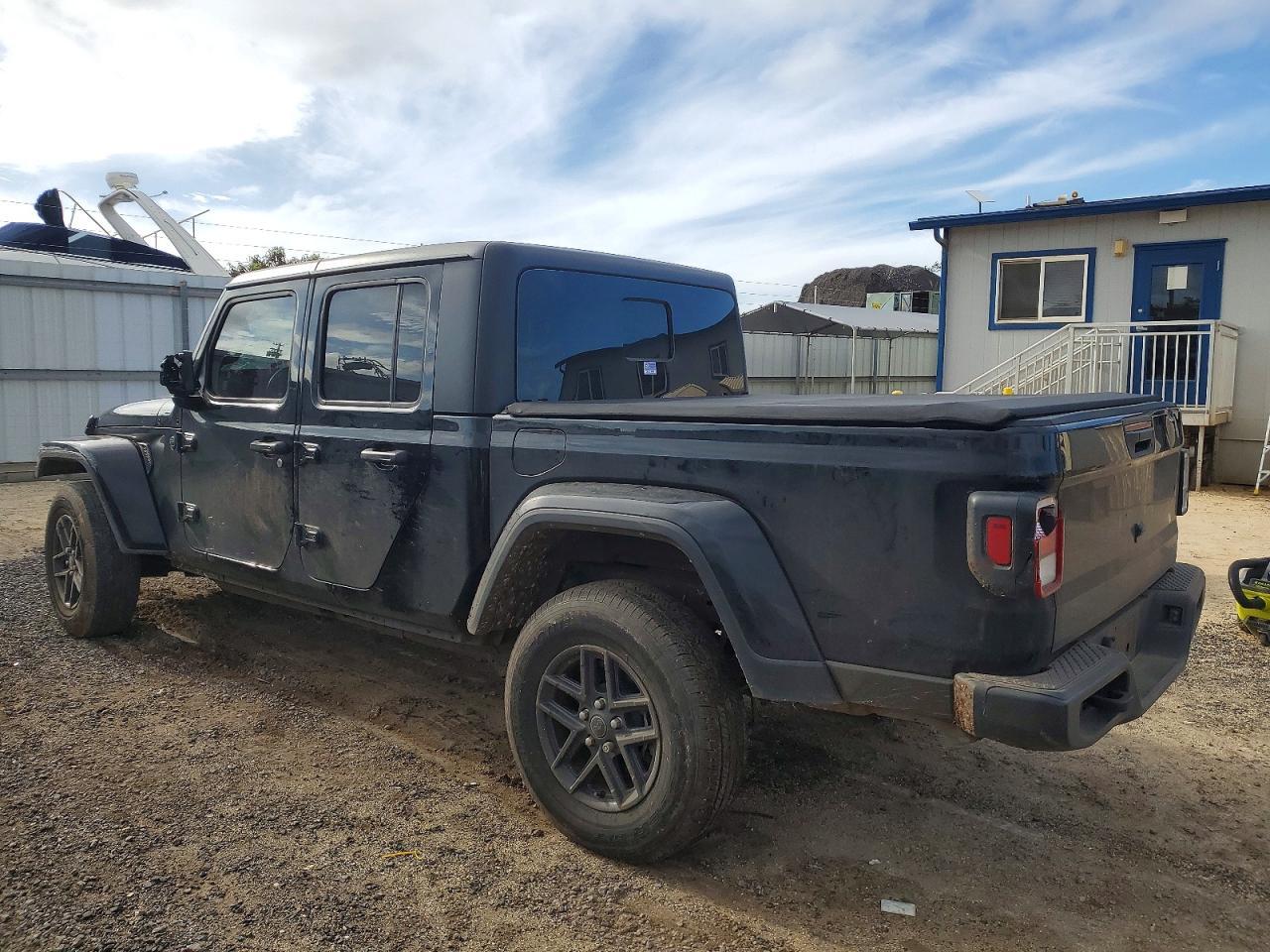 2024 Jeep Gladiator Sport - Image 2