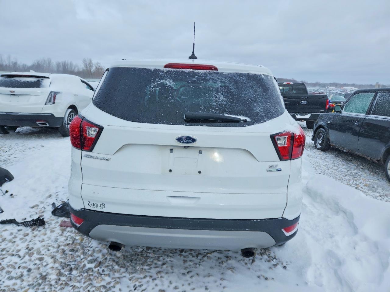 2019 Ford Escape Se - Фото 6