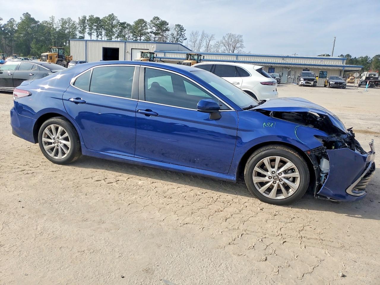 2023 Toyota Camry Le - Image 4