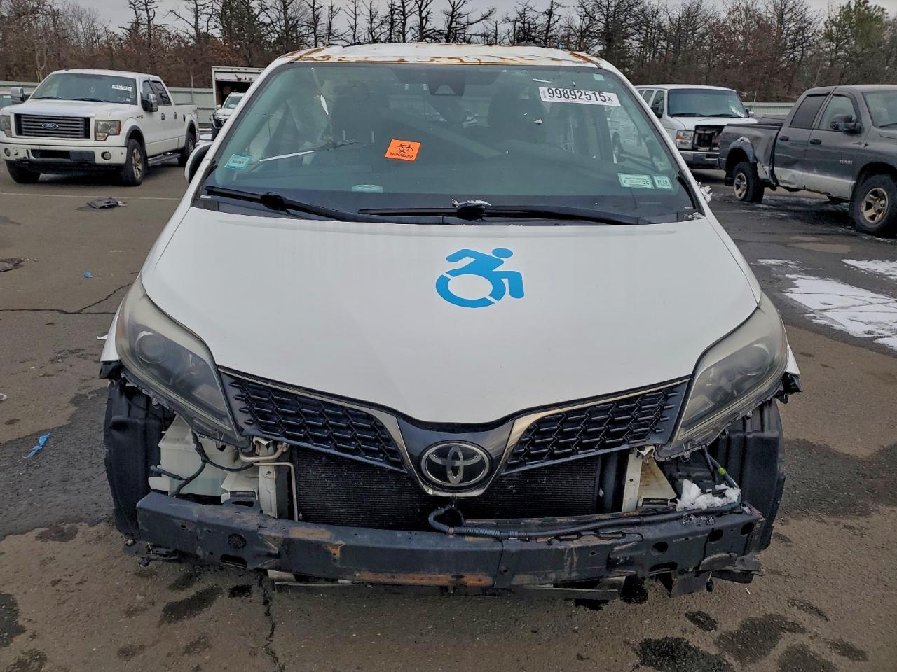 2018 Toyota Sienna Se - Image 5