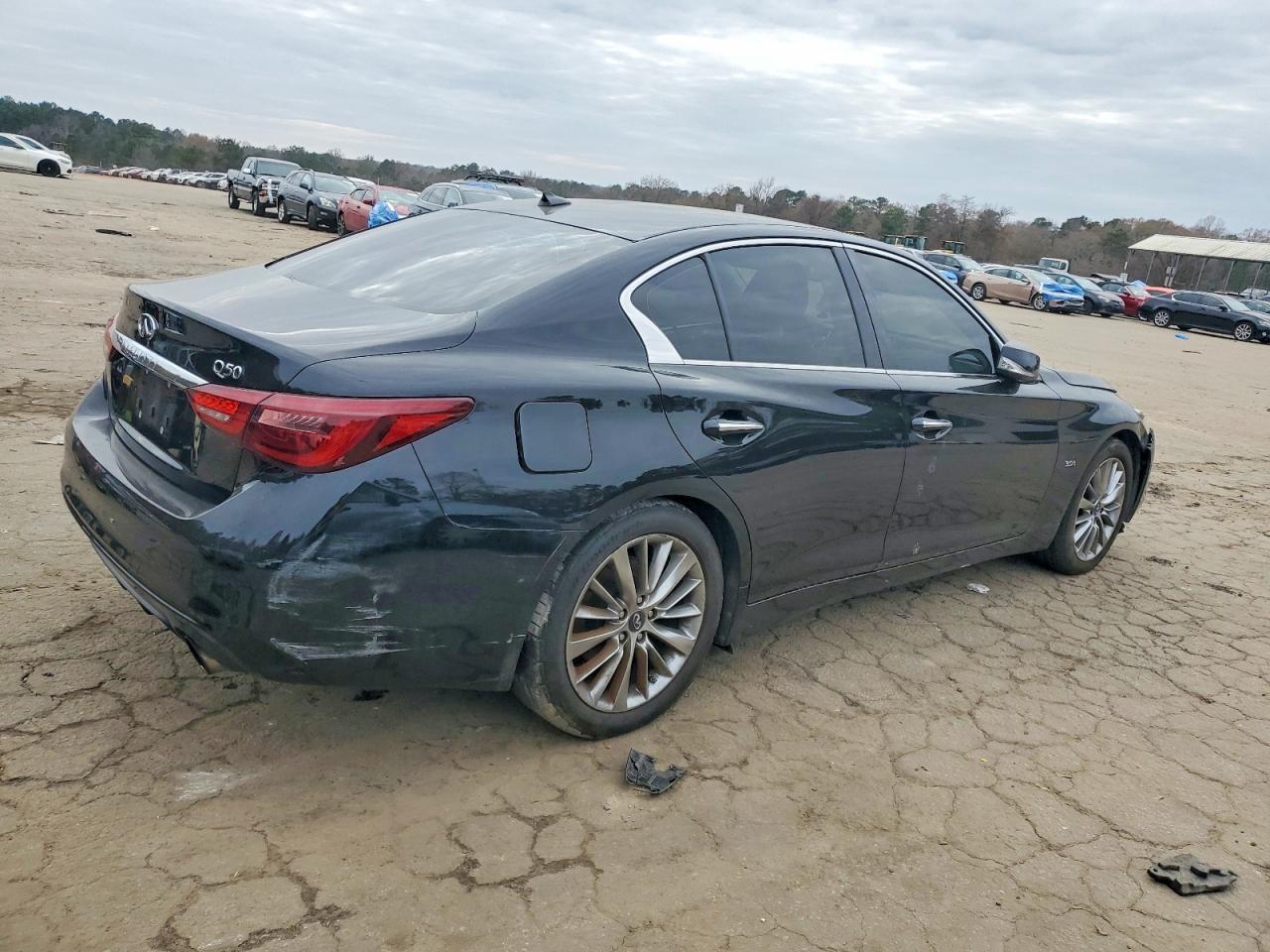 2018 Infinity Q50 Luxe - Image 3